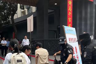 利物浦官方：与队内19岁小将詹姆斯-麦康奈尔续下长约